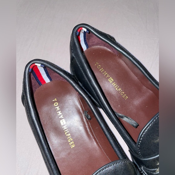 NWOT Tommy Hilfiger Black Terina Loafer W Gold Accents Size 10 ⭐️ - Picture 6 of 9